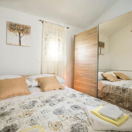 Apartments Essentia Podstrana Kültér fotó