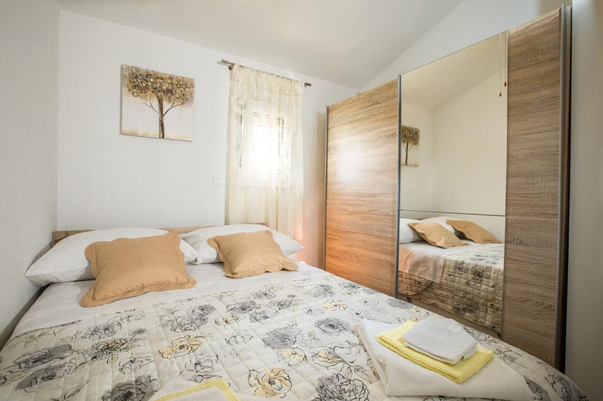 Apartments Essentia Podstrana Kültér fotó